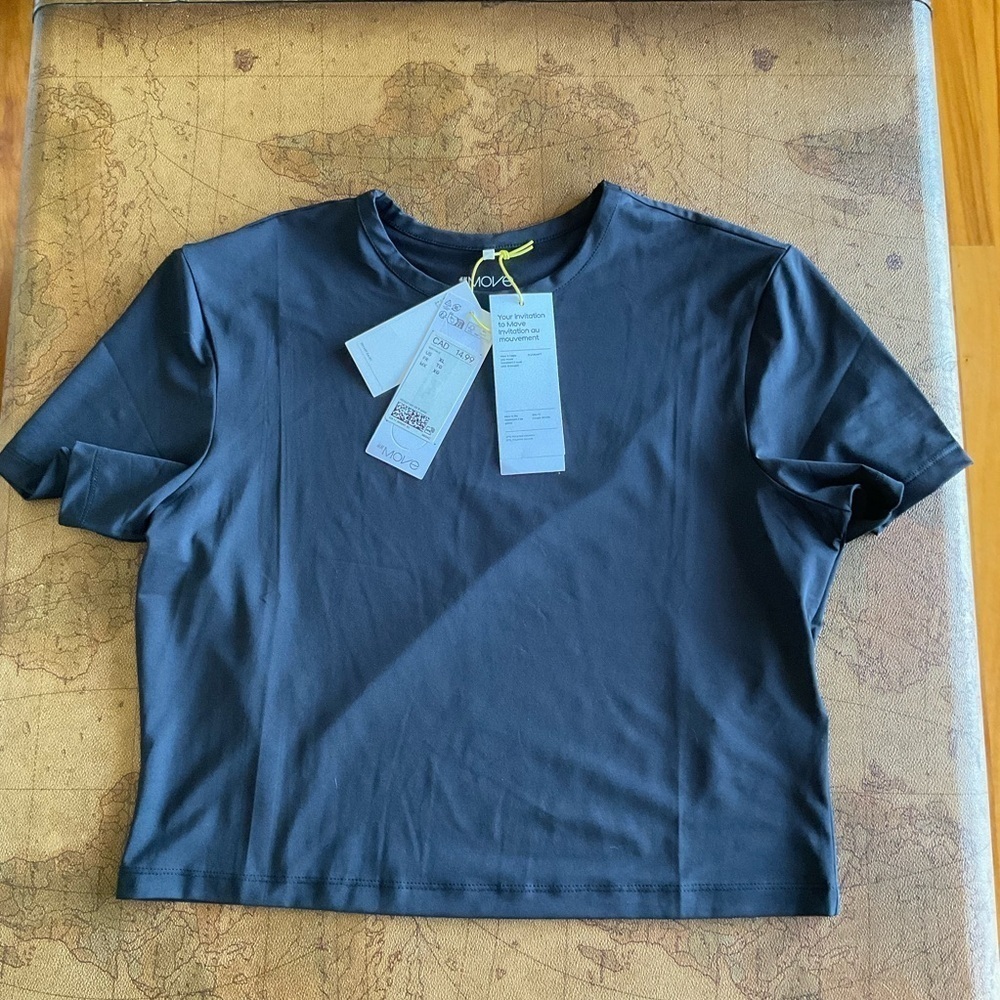 H&M Move Black Crop Top